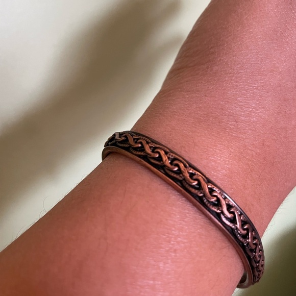 Elegant Copper Cuff Bracelet - Picture 5 of 5
